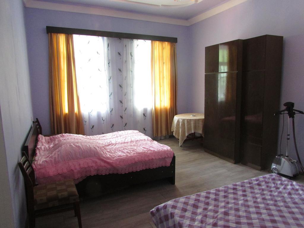Joni Guest House Batumi Exterior photo