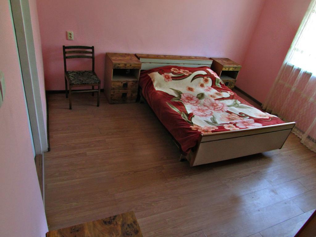 Joni Guest House Batumi Exterior photo